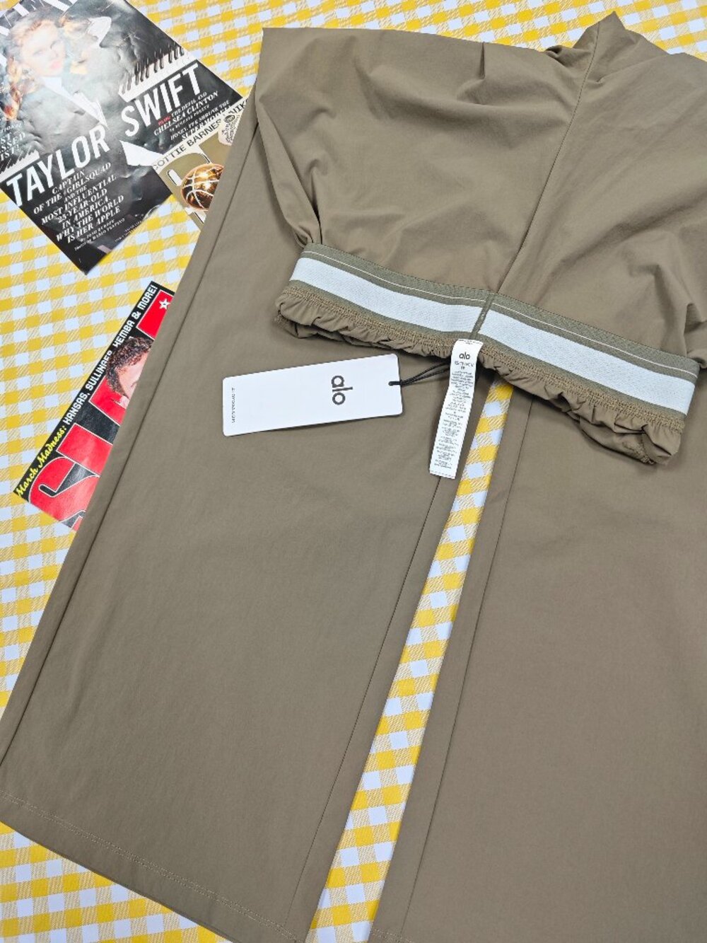 NWT Alo Yoga Suit Up Trouser🎻💕 Regular Olive Wide Leg Pants - Picture 6 of 8